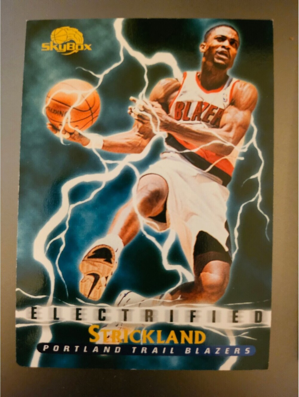 1995-96 SkyBox Premium #295 Rod Strickland - trail blazers ELECTRIFIED